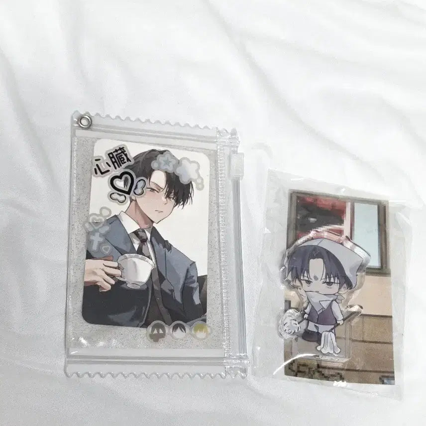[BUNJANG] Attack on Titan Levi Photocard Holder Set / 진격의거인 진격거 리바이 포카홀더 + 포토카드 + 청소리바이 코롯토 마냐님