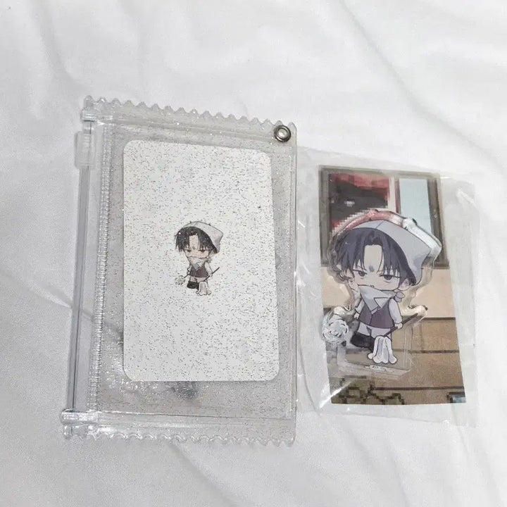 [BUNJANG] Attack on Titan Levi Photocard Holder Set / 진격의거인 진격거 리바이 포카홀더 + 포토카드 + 청소리바이 코롯토 마냐님