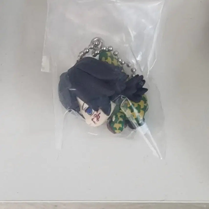 [BUNJANG] Demon Slayer Tomioka Giyu Keychain Gacha / 귀멸의 칼날 토미오카 기유 대롱 키링 가챠