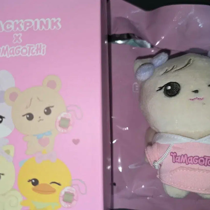 [BUNJANG] BLACKPINK x Tamagotchi Collaboration Rosie Plush Doll (Official) / 블랙핑크 데드라인 BLACKPINK x 다마고치 TAMAGOTCHI PLUSH 콜라보 MD Rosie 인형 희귀 지수 제니 리사 로제 포토카드 포카 공식 원가양도