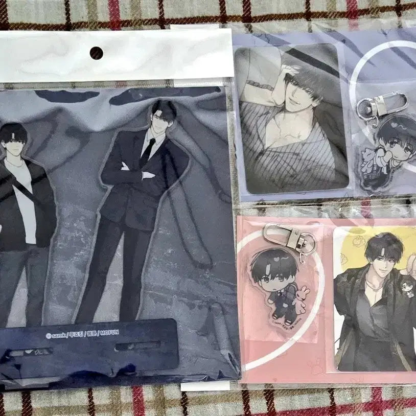 [BUNJANG] Payback Acrylic Stand SD Double-Sided Acrylic Keyring Set Yun Jae-yi, Lee Yu-han / 페이백 아크릴 스탠드 SD 양면 아크릴 키링 세트 윤제이 이유한
