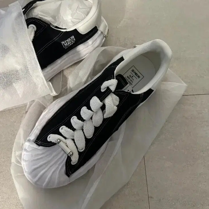 [BUNJANG] Maison Mihara Yasuhiro x Bonbom Sneakers (Stray Kids Hyunjin Worn) / 스키즈현진착용 메종 미하라 야스히로 본봄 스니커즈