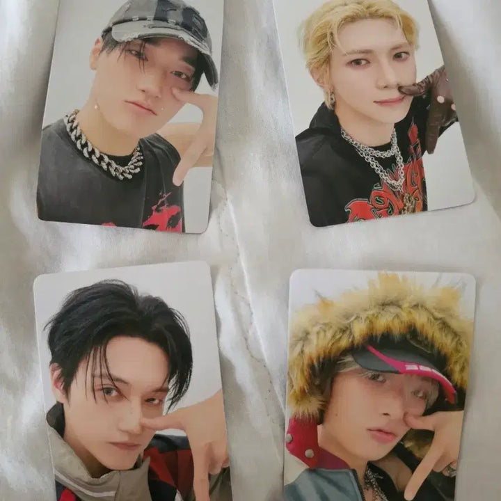 [BUNJANG] ATEEZ Photocard 4-Set Bundle / 에이티즈 포토카드 4종 세트