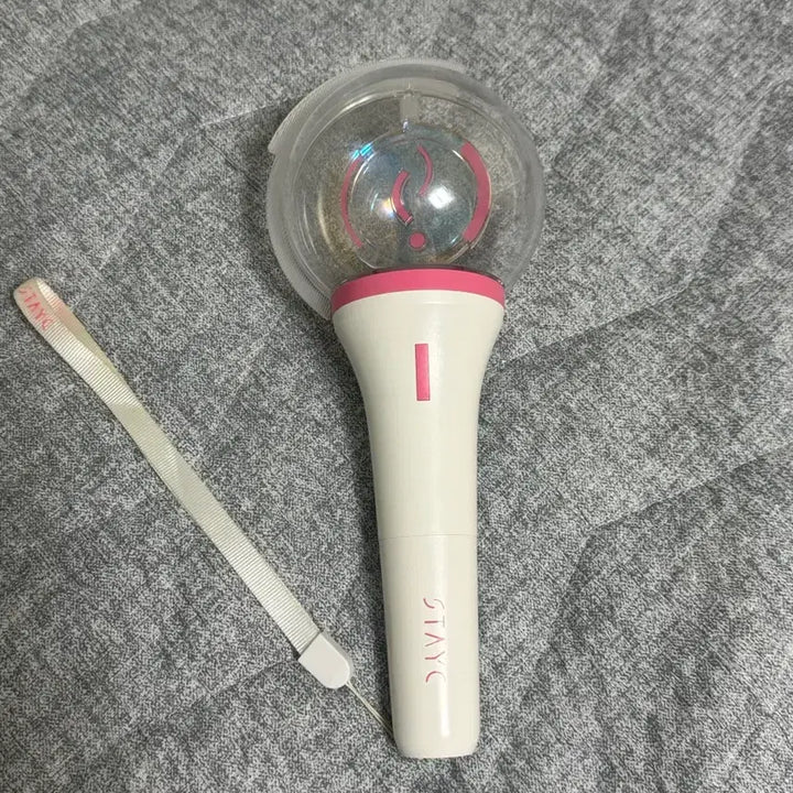 [BUNJANG] STAYC Wink Bong Lightstick / 스테이씨 응원봉 윙크봉