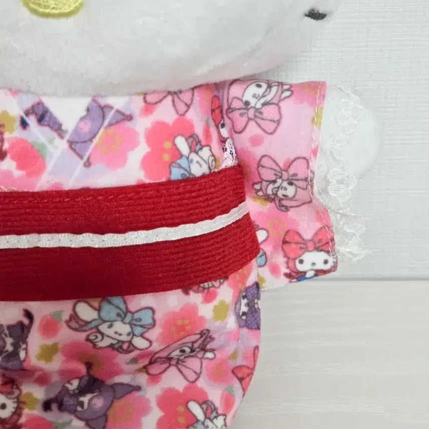 [BUNJANG] Sanrio Characters Kimono Hello Kitty Plush Doll / 산리오 캐릭터 기모노를 입은 키티 인형