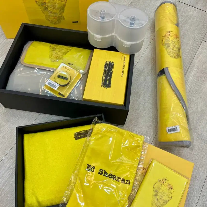 [BUNJANG] Ed Sheeran Subtract Limited Edition Merchandise Bundle Set / [미사용] 에드시런 한정판 굿즈 세트 일괄