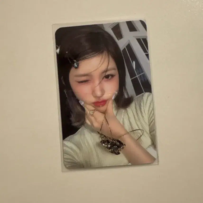 [BUNJANG] Autumn Unnie Ascendio Photocard / 가을언냐 아센디오 포카 (미세하자 있어용..ㅠ)