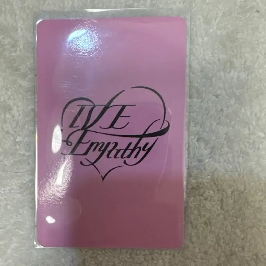 [BUNJANG] IVE Wonyoung Empathy Photocard Mint Condition / 원영언냐 엠파시 포카 (미세하자 거의 없어용!)