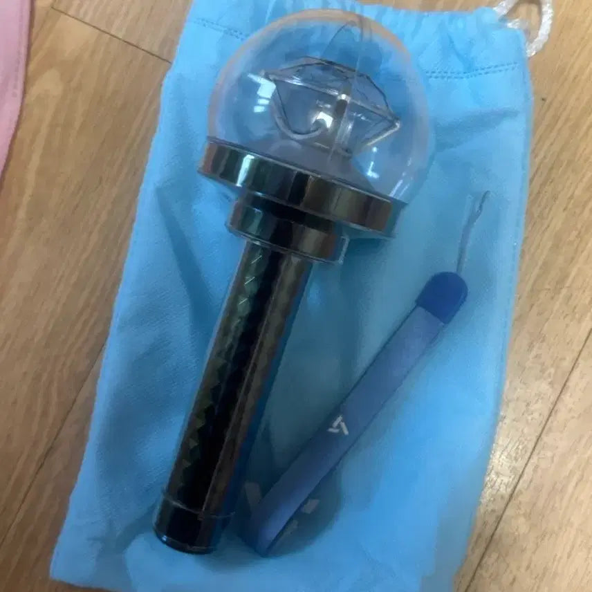 [BUNJANG] SEVENTEEN 3rd Generation Bongbong (New Neuron Bong) Support Rod / 세븐틴 응원봉 3세대 뉴뉴럿봉 양도