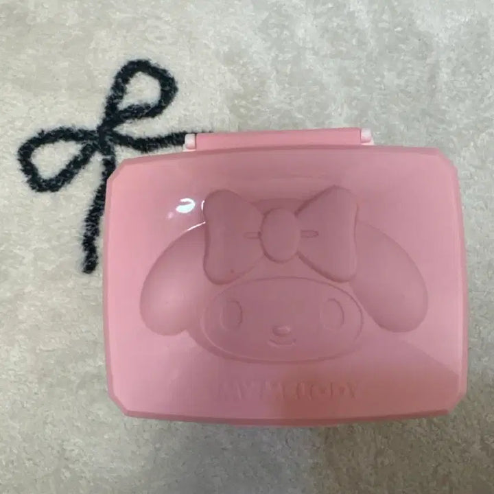 [BUNJANG] My Melody Storage Box / 마이멜로디 수납함 (얼룩은 거의 없으나 최대한 닦아서 보내드리겠습니당! 구매하실 시 안에 아이브 포카나 아일릿 포카 몇개 넣어드릴게용!)