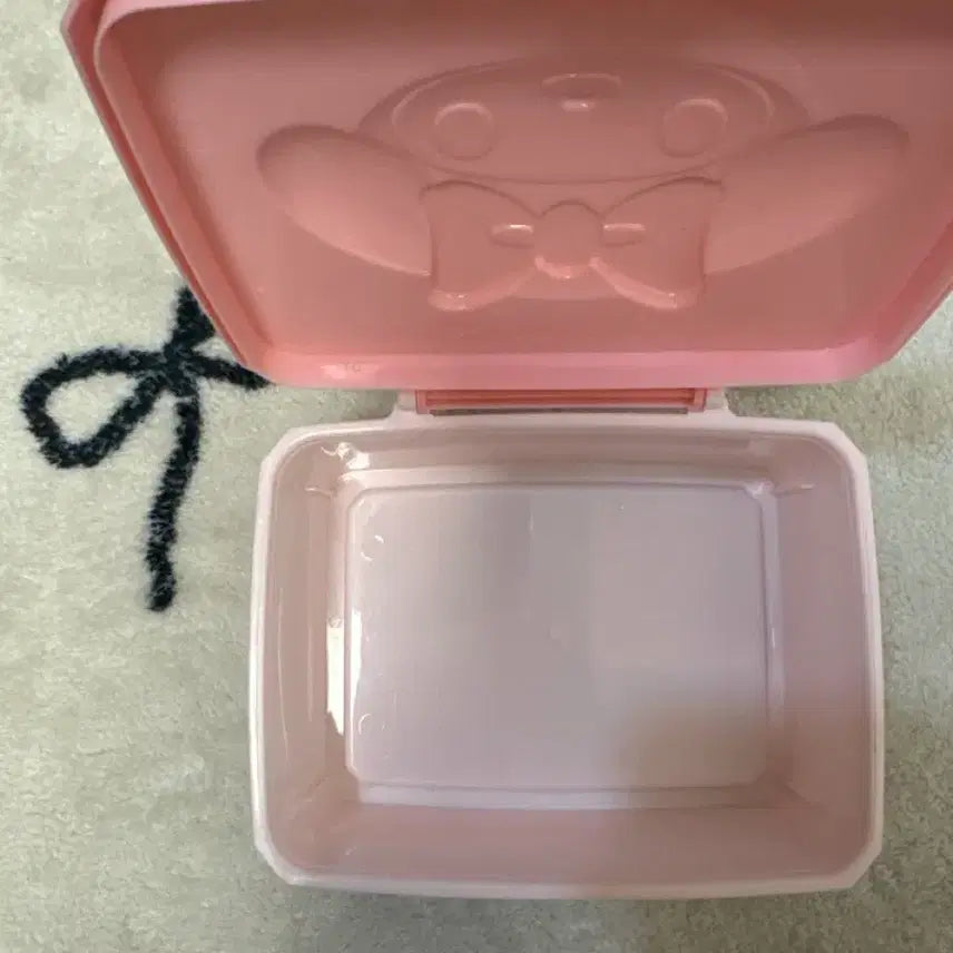 [BUNJANG] My Melody Storage Box / 마이멜로디 수납함 (얼룩은 거의 없으나 최대한 닦아서 보내드리겠습니당! 구매하실 시 안에 아이브 포카나 아일릿 포카 몇개 넣어드릴게용!)