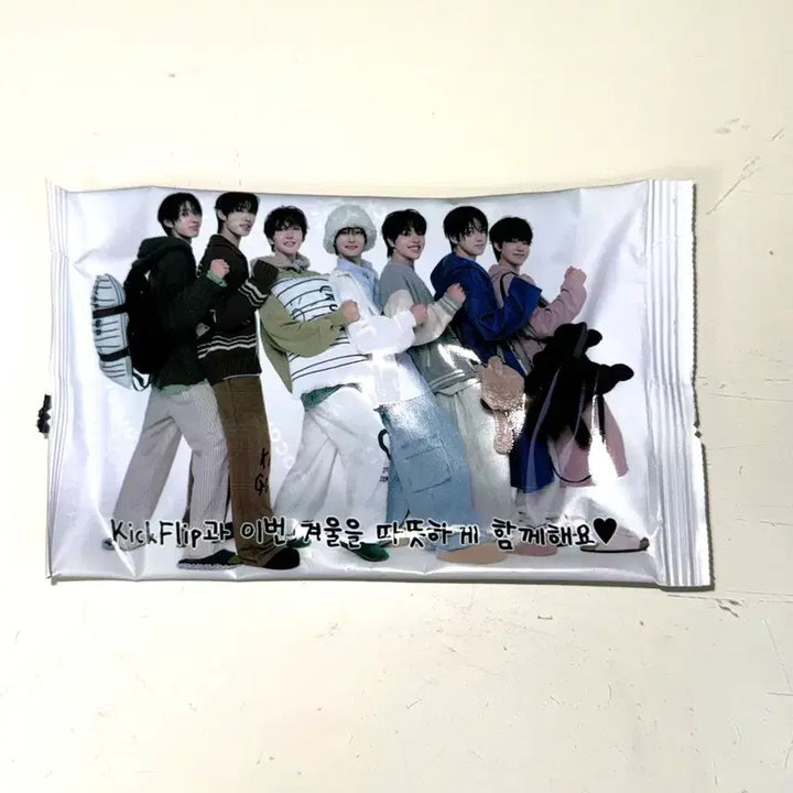 [BUNJANG] Kickflip Debut Showcase Hot Pack Entrance Gift / 킥플립 데뷔 쇼케이스 역조공 핫팩 입장선물