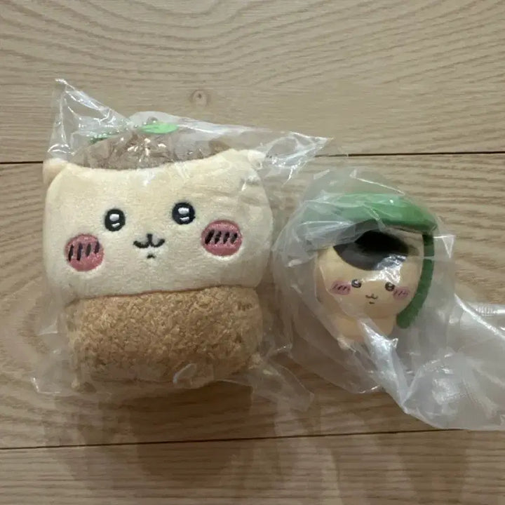 [BUNJANG] Chiikawa Steamed Bun &amp; Umbrella Figure Set / 치이카와 유부 쿠리만주 + 우산 피규어 셋트