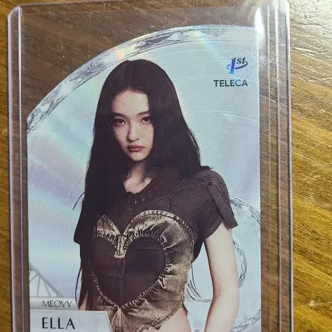[BUNJANG] MEOWVV Ella 1st Teleca SP Die-Cut Photocard / MEOWVV ELLA  sp 다이컷 포토카드 TELECA 1ST