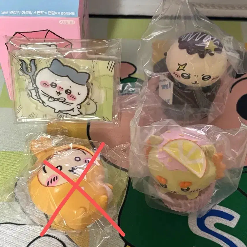 [BUNJANG] Cheekawa Figure &amp; Acrylic Bundle Set / 먼작귀 치이카와 피규어, 아크릴 일괄