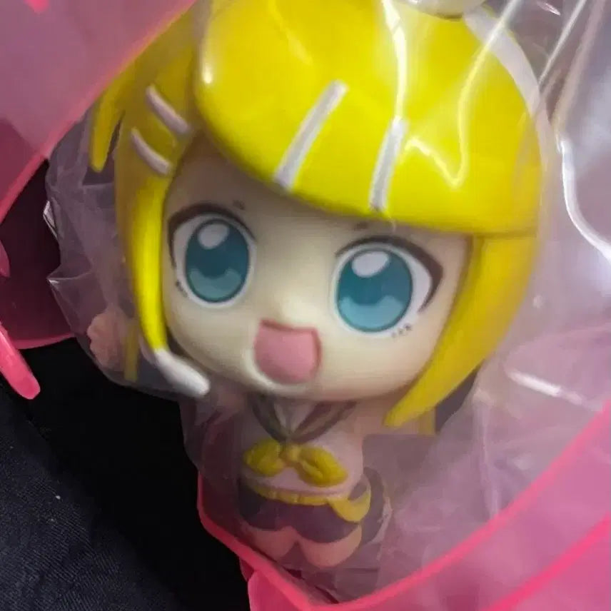 [BUNJANG] Vocaloid Kagamine Rin Happy Jump Gacha Figure / 보컬로이드 가챠 해피 점프 피규어 카가미네 린