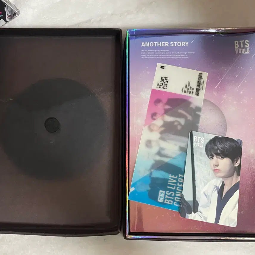 [BUNJANG] BTS WORLD Jungkook Double-Sided Photocard / BTS WORLD 정국 양면 포카 포함 양도 포토카드 전정국 jungkook bts 비월 비티에스월드