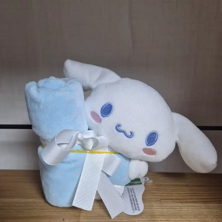 [BUNJANG] Sanrio Cinnamoroll Holding Blanket Plush Toy / [희귀매물] 산리오 시나모롤 손수건 인형