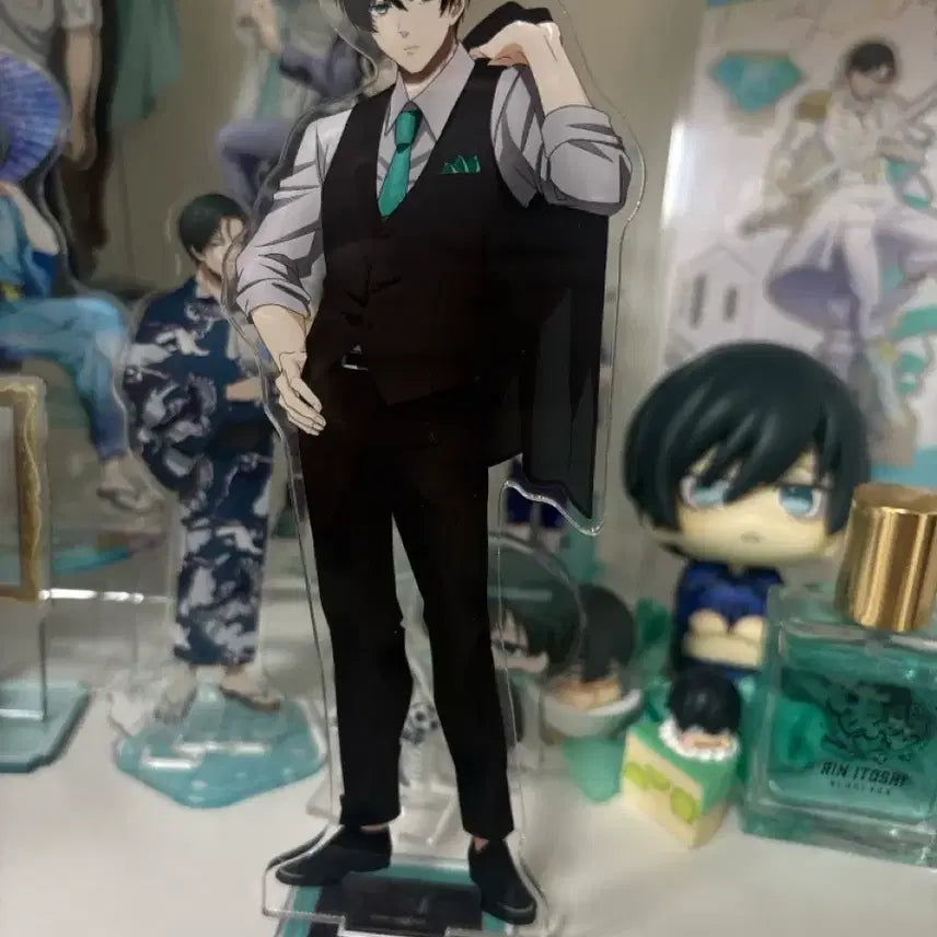 [BUNJANG] Blue Lock Itoshi Rin Formal Wear Acrylic Stand / 블루록 이토시 린 정장 아크릴