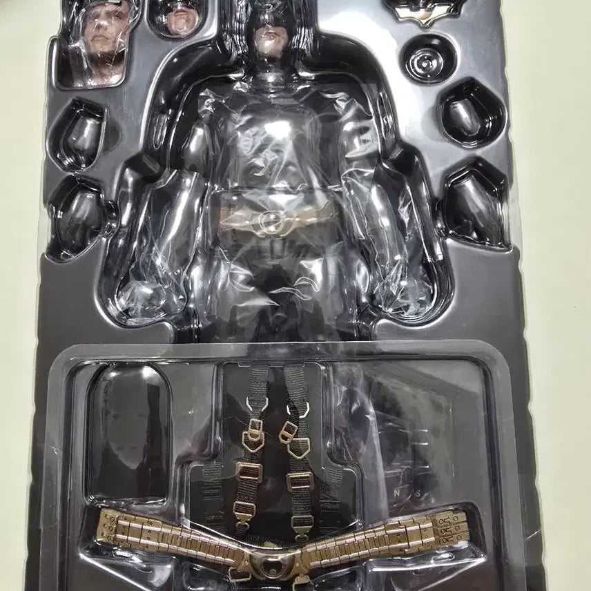 [BUNJANG] Hot Toys Batman Begins 2.0 Unsealed Figure / 핫토이 배트맨 비긴즈 2.0 개봉품 판매