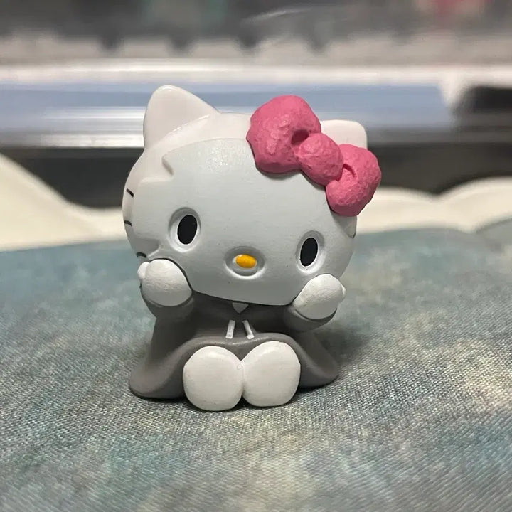 [BUNJANG] Hello Kitty Figure / 헬로키티 피규어