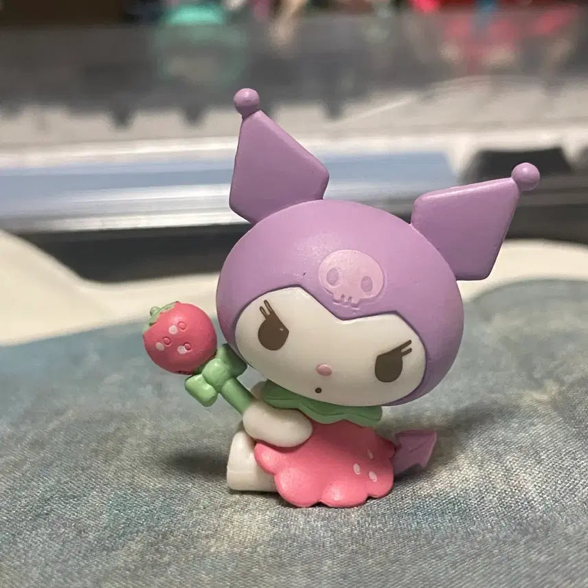 [BUNJANG] Kuromi Strawberry Figure / 쿠로미 딸기 피규어