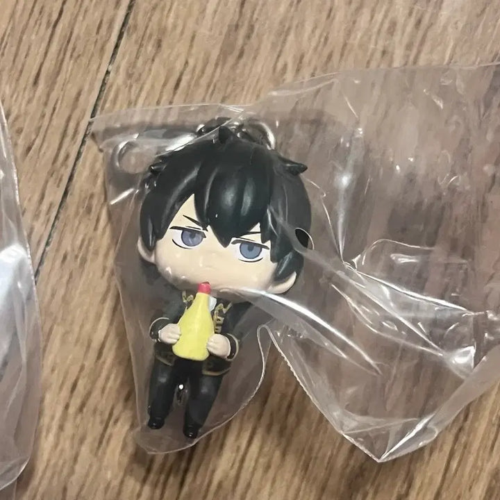 [BUNJANG] Gintama Da Rong Gacha Part 2 Elizabeth &amp; Hijikata Bundle Set (Sealed) / 일괄, 미개봉) 은혼 대롱가챠 2탄 엘리자베스, 히지카타