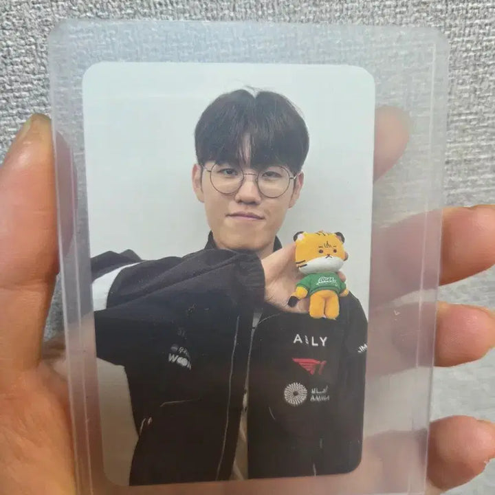 [BUNJANG] T1 Faker Onzzi 15cm Photocard / 티원 T1 오너 온세티 15cm
