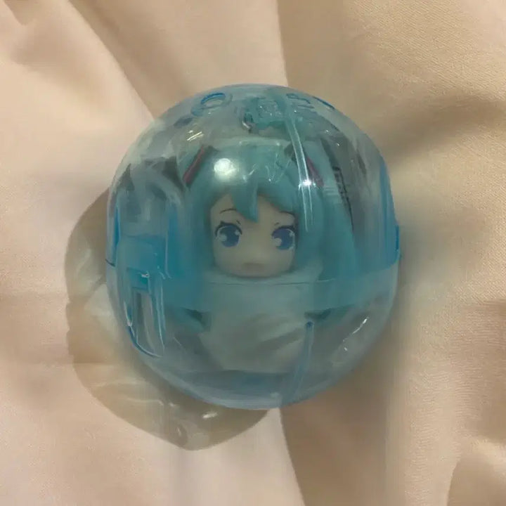 [BUNJANG] Vocaloid Hatsune Miku Baby Carrier Gacha Keyring (Sealed) / (미개봉)보컬로이드 보카로 하츠네미쿠 포대기 가챠 키링