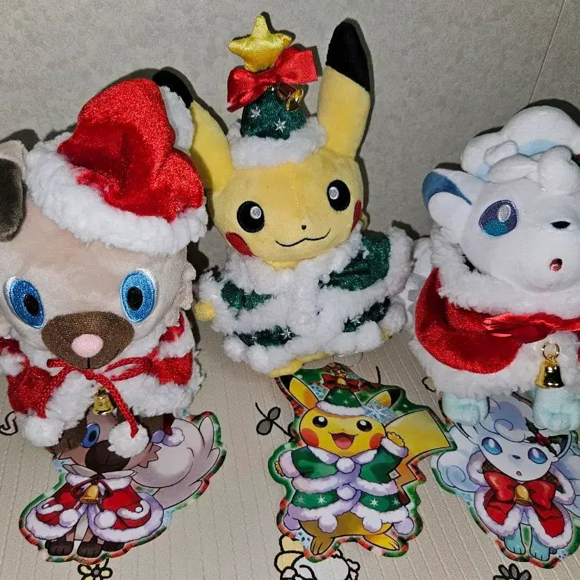 [BUNJANG] Pokemon Center 2017 Christmas Lycanroc, Alolan Vulpix, Pikachu Plush Set (Authentic) / 포켓몬 2017 크리스마스 암멍이 알로라 식스테일 피카츄 인형 (정품)
