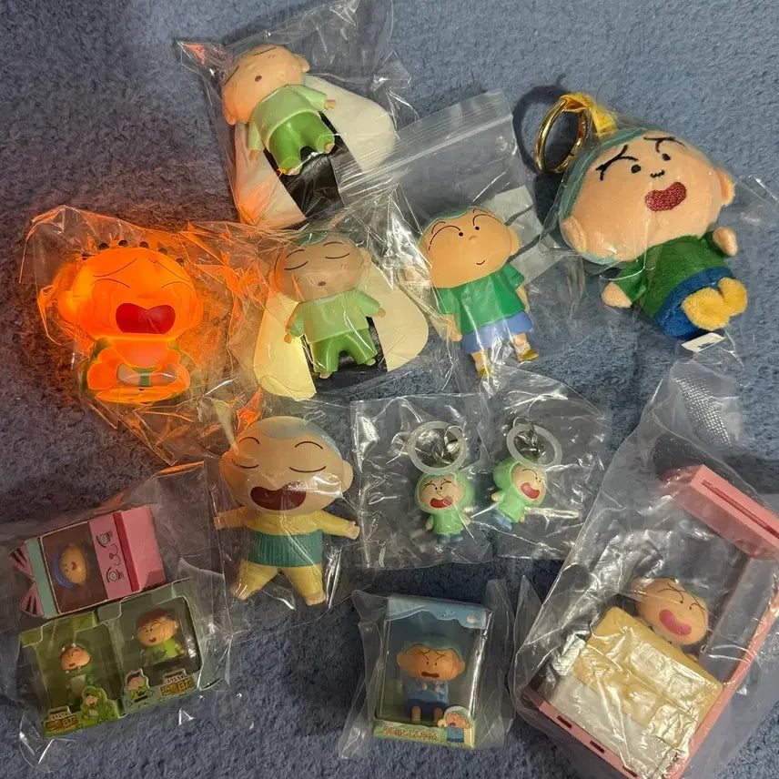 [BUNJANG] Crayon Shin-chan "Boong-Boong" Figure &amp; Keyring Bundle Set / 짱구는못말려 훈이피규어&amp;키링 일괄세트
