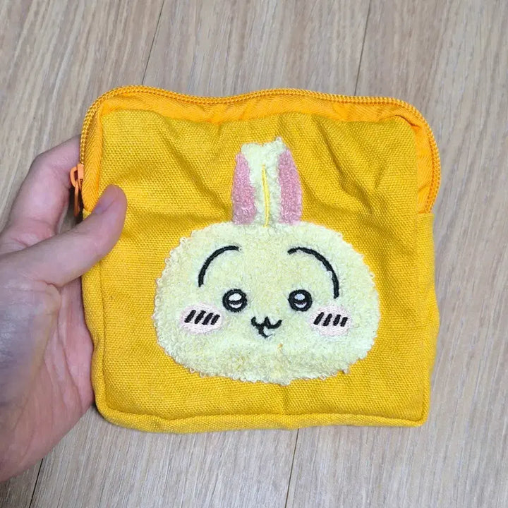 [BUNJANG] Chiikawa Usagi Yellow Pouch / 먼작귀 치이카와 우사기 노랑 파우치