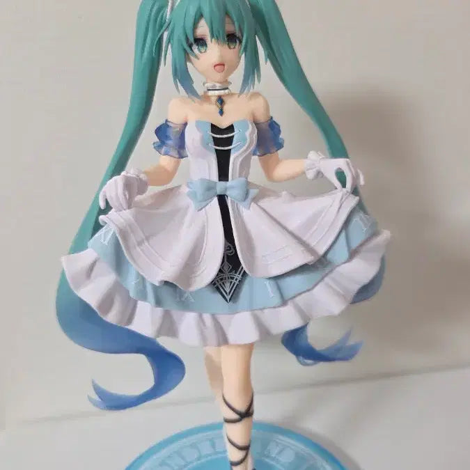 [BUNJANG] Vocaloid Hatsune Miku Wonderland Cinderella Figure / 미쿠 원더랜드 신데렐라 피규어