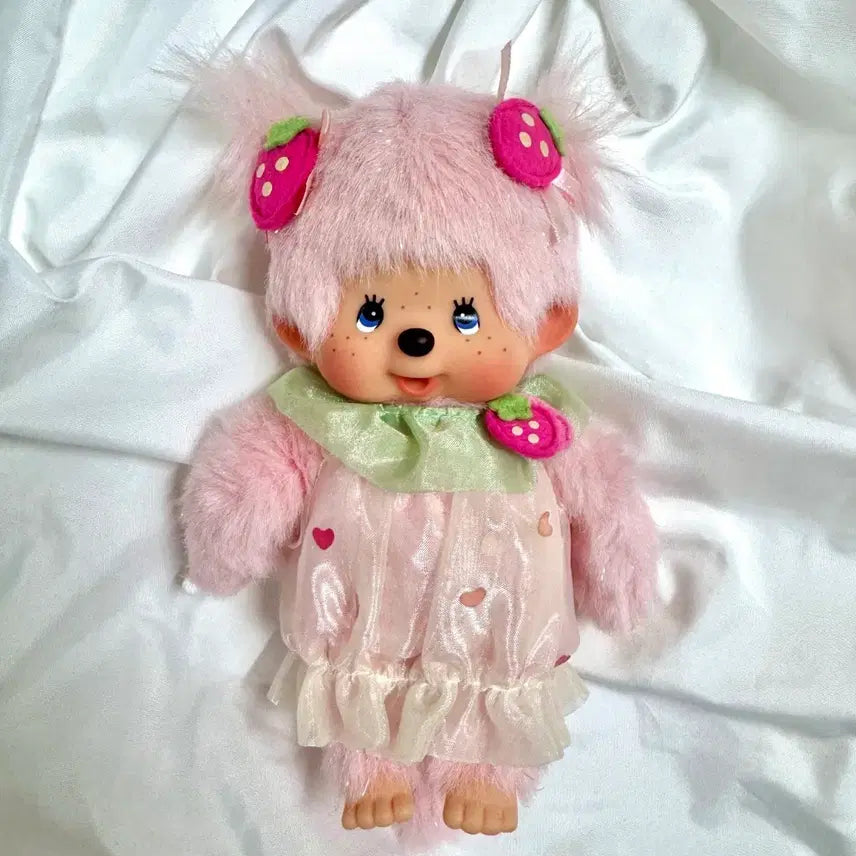 [BUNJANG] Vintage Strawberry Monchhichi Doll / 고전 스트로베리 몬치치