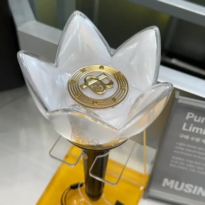 [BUNJANG] Goyang Concert Venue Pick-up / AAA Batteries Included / [In-Person Pick-up] BIGBANG OFFICIAL COSMOS LIGHTSTICK NEW BANGBONG Goyang Concert Daehwa Station