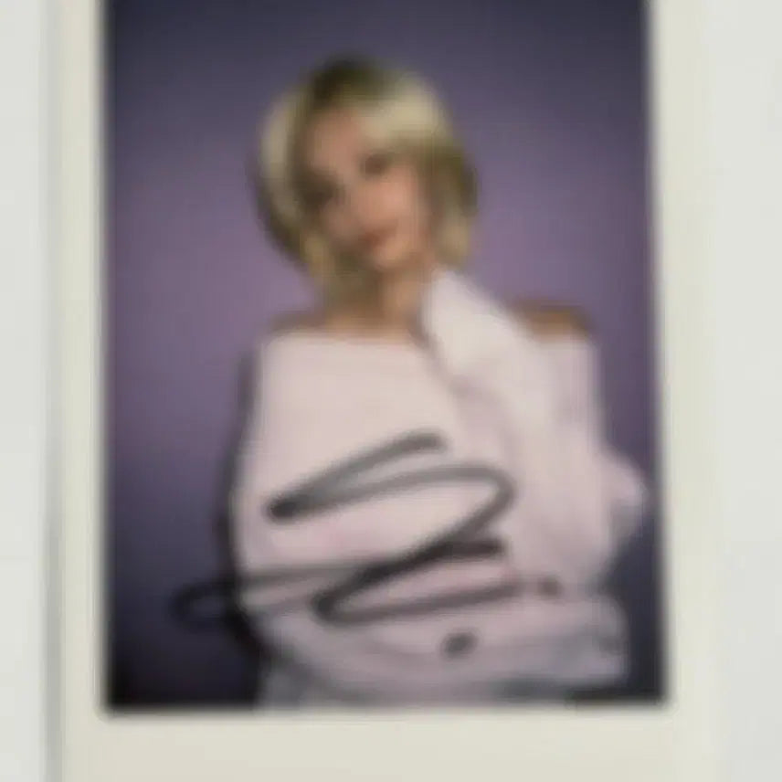 [BUNJANG] ITZY Yeji Signed Polaroid Photocard / ITZY tunnel vision 있지 예지 싸인폴라 양도