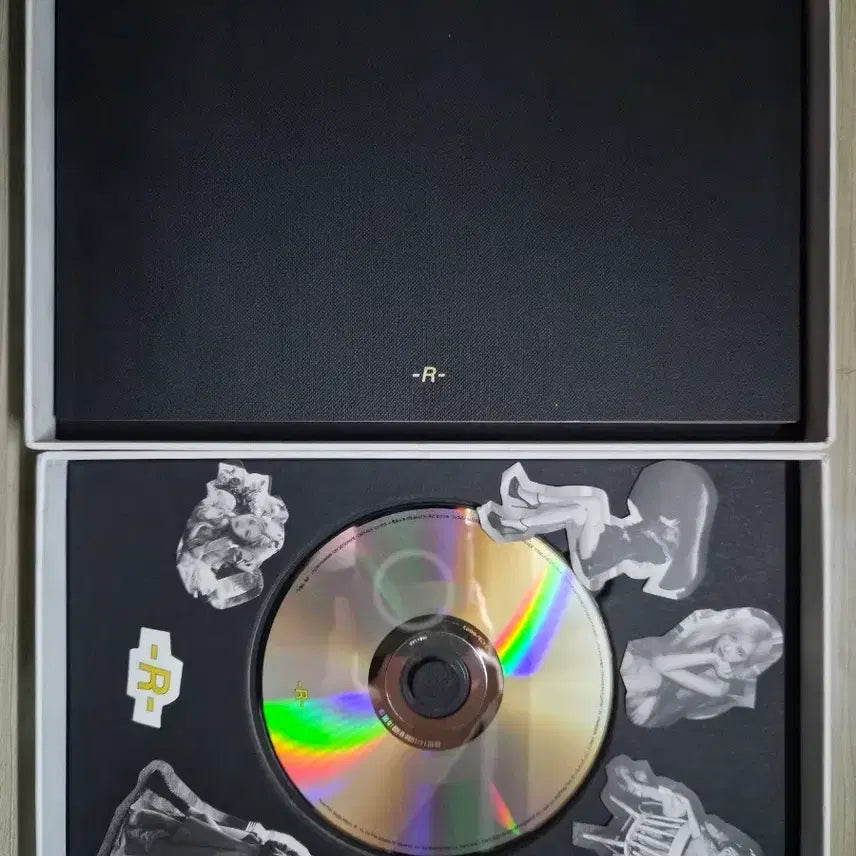 [BUNJANG] Rosé First Single Album -R- / 블랙핑크 로제 솔로 앨범 first single album -R-