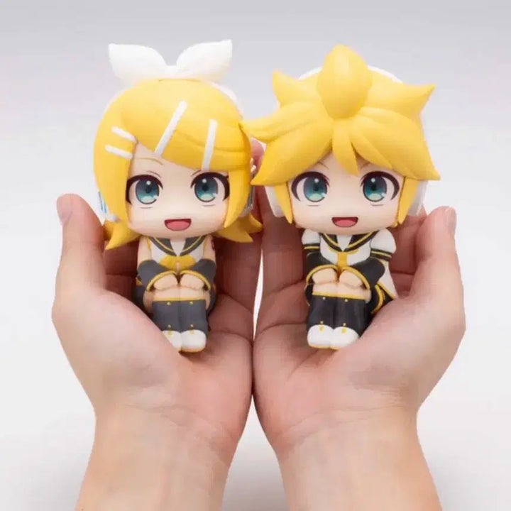 [BUNJANG] Megahouse Vocaloid Kagamine Rin Len Lookup Figure Set with Bonus Cushion (Sealed) / 메가하우스 보컬로이드 카가미네 렌 카가미네 린 룩업 피규어 특전 방석 포함 미개봉