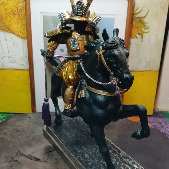 [BUNJANG] Golden Armored Warrior on Horseback Figurine / 금색 갑옷 무사 말 피규어