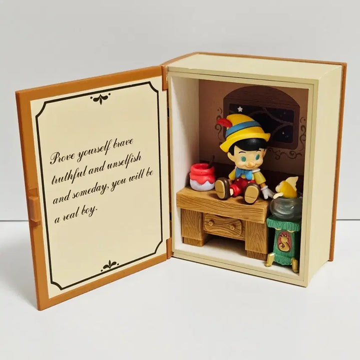 [BUNJANG] Disney 100th Anniversary Pop Mart Classic Fairy Tale Pinocchio Book Figure / 디즈니 100주년 팝마트 클래식 동화 피노키오 책 피규어