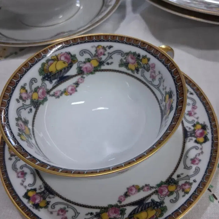 [BUNJANG] Rosenthal Classic Rose Collection Tea Cup Set / 로젠탈 클레식 로즈 컬렉션 찻잔