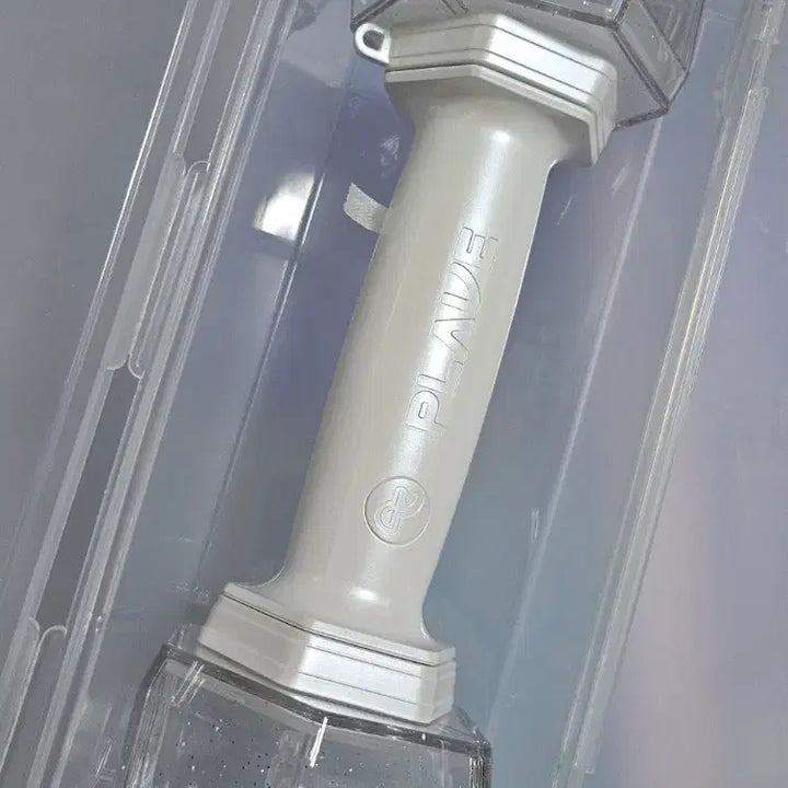 [BUNJANG] PLAVE Support Light Stick (With PLIPPY Parts, Batteries) / 플레이브 응원봉 아뵹(+플리 파츠, 건전지)