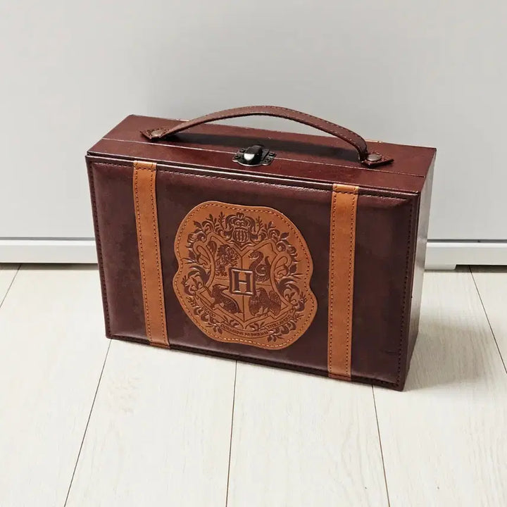 [BUNJANG] Universal Studios Japan Authentic Hogwarts Trunk Bag Case / 해리포터 유니버셜 재팬 정품 호그와트 트렁크 가방 케이스