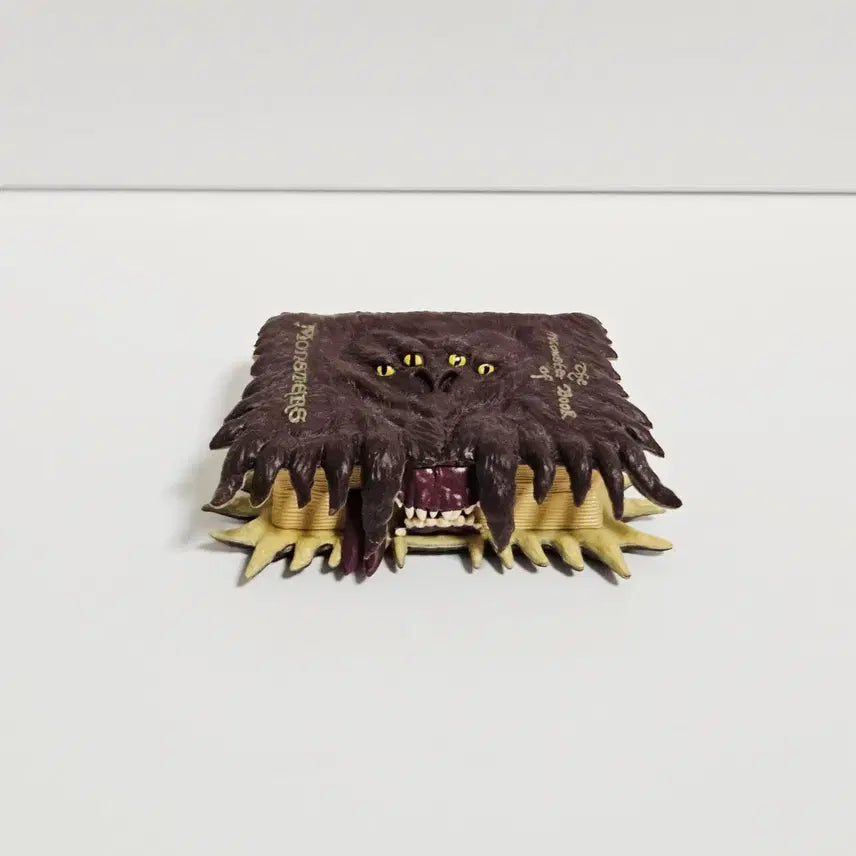 [BUNJANG] Harry Potter Bandai Miniature Collection Gacha Series 2 Monster Book Figure / 해리포터 반다이 미니어처 컬렉션 가챠 2탄 신비한 동물 돌보기 책 괴물 책 몬스터 북 피규어