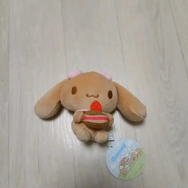 [BUNJANG] Sanrio Cinnamoroll Mocha Cake Mascot Keychain Doll / 산리오 시나모롤 모카 케이크 마스코트 인형 키링