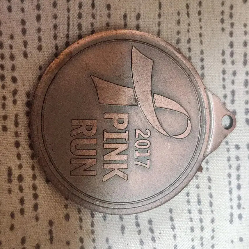 [BUNJANG] Amorepacific Pink Run Completion Medal 2014 / 아모레퍼시픽 핑크런 완주 메달