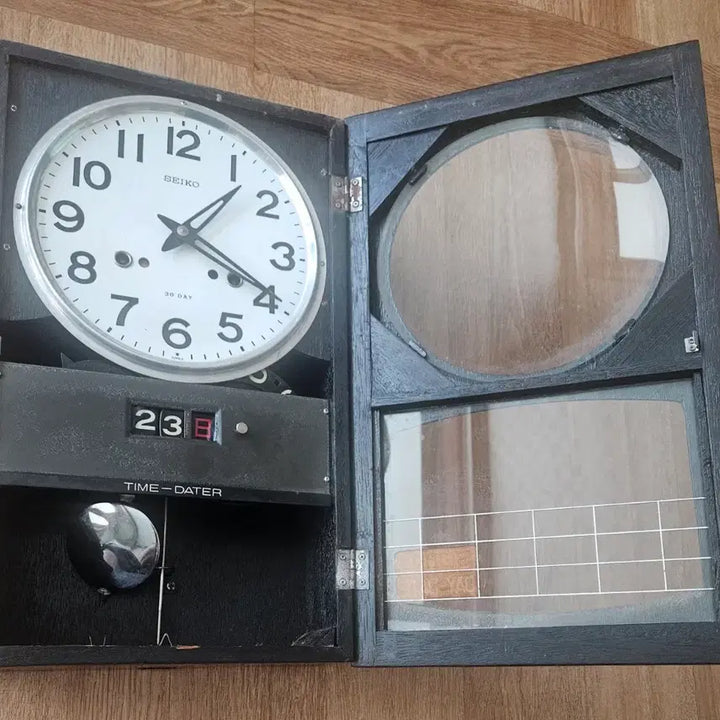 [BUNJANG] Seiko 30-Day Time-Date Wall Clock / 세이코 30일 타임-데이트 벽시계