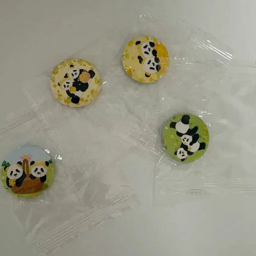 [BUNJANG] Ruibao Huibao Chae Flower Badge Bundle Set / 루이바오 후이바오 유채배지 1234주차 일괄판매