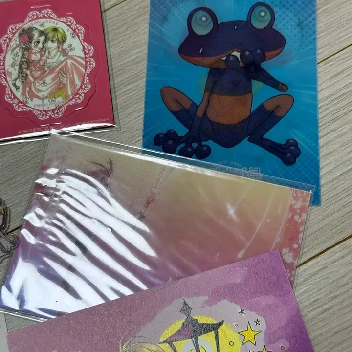 [BUNJANG] Sugar Sugar Rune Original Art Postcard, Acrylic Keychain, Magnet, Lenticular Card Bundle Set / 슈가슈가룬 원화 엽서 및 아크릴 키링, 마그네틱, 렌티큘러 카드 일괄 판매