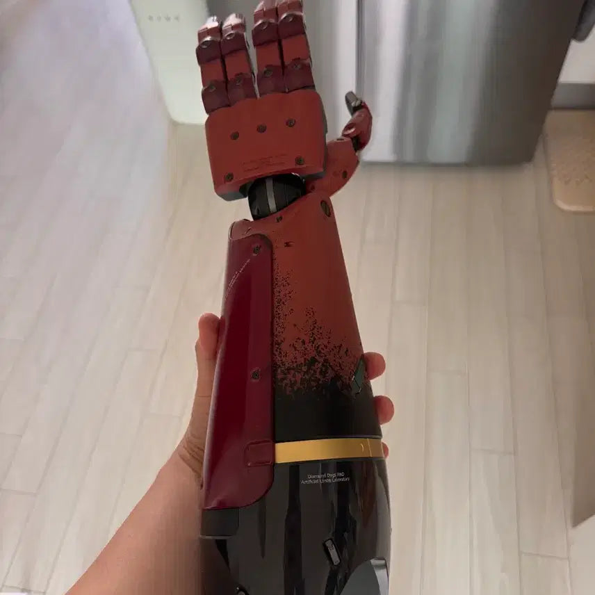 [BUNJANG] Big Boss Bionic Arm 1:1 Scale Replica - Metal Gear Solid V / 빅보스 의수 1:1사이즈 메탈기어 솔리드 V 굿즈 스네이크 바이오닉 암